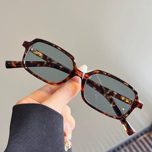 Lunettes de soleil carrées Qianai, monture noire, verres PC AC UV400, style quadrilatère tendance pour femme - Product Image 5