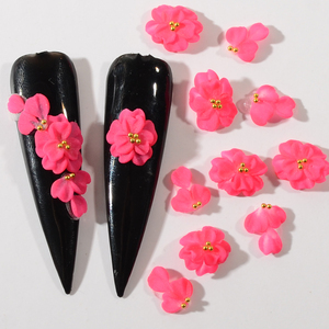 Nouvelles décorations pour ongles en forme de fleur <span class=keywords><strong>rouge</strong></span> en gros, fleurs 3D en résine à cinq pétales, artisanat fait main - Product Image 2