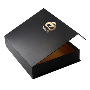 Scatola Regalo Magnetica Pieghevole in Cartone Nero di Lusso con Stampa Personalizzata e Logo - Product Image 1