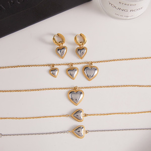 Ensemble de bijoux en forme de cœur, acier inoxydable plaqué or, collier, bracelet, boucles d'oreilles, cadeau pour femme - Product Image 3