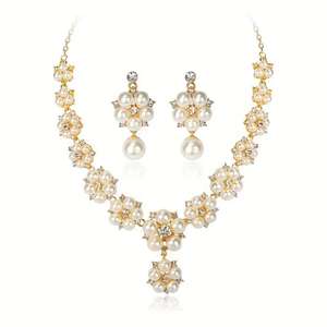 Kadınlar İçin Vintage Lüks Kısa Taklit İnci ve Yapay Elmas Alaşımlı Köprücük Kemiği Zinciri Kolye ve Küpe Seti Takı Aksesuarları - Product Image 5