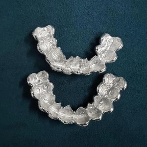 ชุดกริลล์ซเพชรโมอิสซาไนต์ VVS คุณภาพสูง ดีไซน์ทันสมัย สไตล์ฮิปฮอป  วัสดุเงินแท้ 925 สำหรับผู้ชายและผู้หญิง ราคาดีที่สุด - Product Image 4