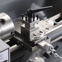 Tour CNC de bureau durable 500W, mini-machine à métaux à vitesse variable