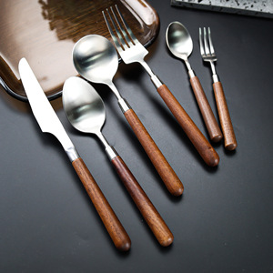 Juego de cubiertos de acero inoxidable 304 con mango de madera de nogal, estilo sencillo, cuchillo para carne, tenedor, cuchara, vajilla para restaurantes occidentales - Product Image 4