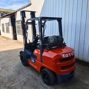 Chariots élévateurs diesel tout-terrain montés sur camion, utilisés pour chariots élévateurs GPL de 1 à 4 tonnes, avec fourches de 2 m de long et 2,5 m de large, certifiés, prix compétitifs. - Product Image 4