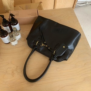 กระเป๋าถือบอสตันผู้หญิง สีกาแฟสไตล์เรโทร ความจุขนาดใหญ่ ตัวล็อคแม่เหล็ก ทนทาน ใช้ได้ทุกวัน ฤดูใบไม้ร่วง 2024 - Product Image 4