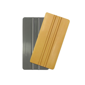Qili Auto Film Essuie-<span class=keywords><strong>glace</strong></span> avec bord en feutre Vinyle Gris Couleur PP Grattoir à <span class=keywords><strong>glace</strong></span> en plastique pour usage quotidien Grattoir en vinyle Raclette en <span class=keywords><strong>caoutchouc</strong></span> Voiture Vinyle Wrap Grattoir à eau - Product Image 1