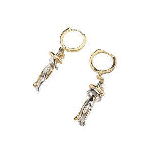 Boucles d'oreilles Huggie pour amoureux, en alliage de zinc, bicolores, en forme humaine, design couple, cadeau unisexe, bijoux tendance - Product Image 5