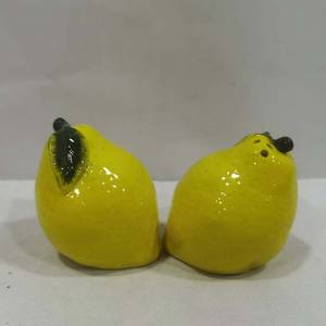 Ketchup Mostaza Diseño de forma Cerámica Salero y pimentero Juegos Sal Pimienta Contenedor Tarros para cocina Paquete de 2 - Product Image 5