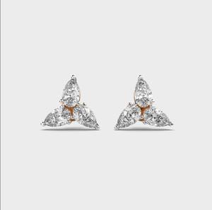 Boucles d'oreilles clous en diamant de laboratoire taille poire, trois pierres en or blanc/rose/jaune 18 carats, certifiées IGI, cadeau d'anniversaire ou de fête - Product Image 1