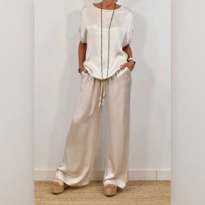 Setelan Kasual 2 Potong Wanita: Kemeja Lengan Pendek Kerah Bulat Longgar & Celana Lebar - Product Image 1