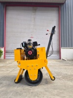 Rouleau compresseur vibrant à tambour unique de 600 kg, compresseur entièrement hydraulique avec pompe hydraulique pour la construction routière