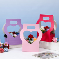 Kotak Tas Kado Kertas Kerajinan Bunga Bentuk Hati Kreatif Mewah Dengan Pegangan Die-cut Lipat Untuk Kemasan Bunga