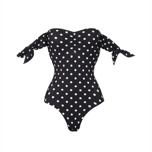 Ensemble de maillot de bain 2 pièces pour femme, motif pois, épaules dénudées, avec jupe longue froncée à fente latérale - Product Image 2