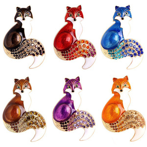 Broche Vintage Infantil de Raposa em Liga de Zinco Banhado a Ouro com Micro Inlay de Strass/Cristal, Joia Unissex para Presente - Product Image 1
