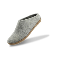 Pantoufles en feutre de laine gris pour femmes avec logo personnalisé et semelle en faux daim pour une utilisation silencieuse à la maison