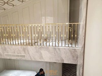 Système de balustrade d'escalier en laiton d'intérieur nouvellement conçu