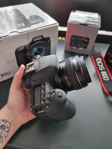 กล้องดิจิตอล HFT Professional EOS 80D พร้อมเลนส์ EF 50 มม. F/<span class=keywords><strong>1.4</strong></span> ชุดกล้อง DSLR ฟอร์แมต APS ถ่ายวิดีโอ 1080P Full HD ราคาประหยัด พร้อมการ์ด SD - Product Image 4