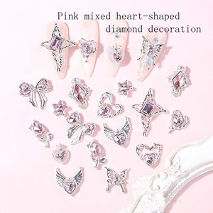 Vente en gros de plusieurs styles de breloques de décoration d'<span class=keywords><strong>ongles</strong></span> en strass <span class=keywords><strong>pour</strong></span> les décorations de <span class=keywords><strong>faux</strong></span> <span class=keywords><strong>ongles</strong></span> en cristal avec nœud papillon 3d et cœur - Product Image 4