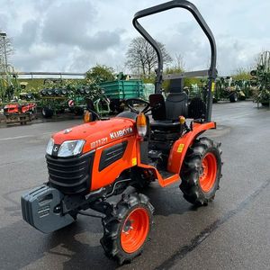 Mini Tractor Económico de 12HP 4WD con Motor de Alta Productividad, Caja de Cambios y Bomba, para Uso en Jardín y Granja - Product Image 4