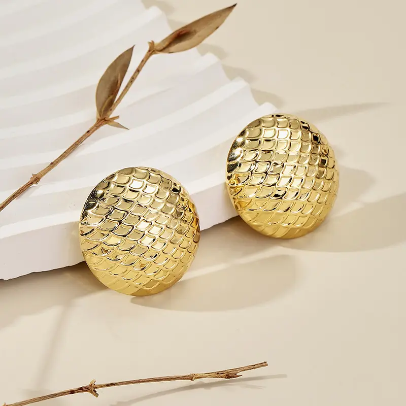 Brincos circulares lisos geométricos para mulheres, brincos de ouro banhados a cobre e metal, novidade da moda, desenho Ins, 2024