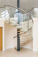 Escalier en bois en colimaçon en acier Design d'intérieur Escalier en verre Escalier en colimaçon en acier balustrade personnalisée Balustrade en fer escalier incurvé
