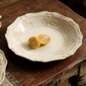 ชุดอาหารค่ำสีขาวลายนูนสไตล์วินเทจ จานรองลายลูกไม้สุดโรแมนติก เซรามิคลายนูน ชุดภาชนะสำหรับงานแต่งงาน ชามและจาน - Product Image 2