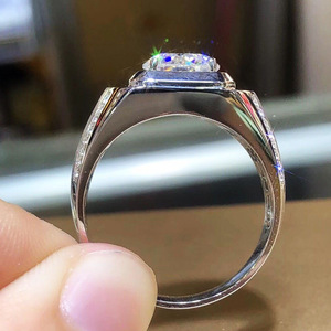 Anello di Cristallo per Uomo, Accessorio Minimalista per Uso Quotidiano e Feste - Product Image 4