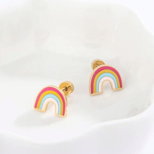 ต่างหูแฟชั่นเด็กผู้หญิง สแตนเลสสตีล ชุบทอง 18k PVD ลายเคลือบสีรุ้งน่ารัก แบบเกลียว - Product Image 1