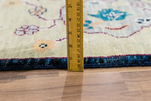 Tapis d'intérieur moderne fait main en laine bleu marine personnalisable, motif floral oriental, tapis de déclaration - Product Image 3