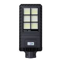 Lumières solaires de capteur de radar de lumen élevé de réverbère solaire intégré élevé de lux 100W 200W 300W avec la télécommande
