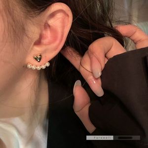 Venta al por mayor de pendientes de clip con forma de corazón de perla clásicos y exquisitos, joyería en forma de U, sin perforación, para cartílago. - Product Image 2