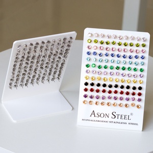 Vente en gros de boucles d'oreilles en zircon colorées, hypoallergéniques, en acier inoxydable, imperméables, pour unisexe - Product Image 4