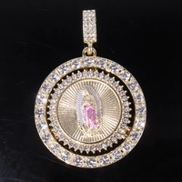 Pendentif Notre-Dame de Guadalupe glacé, plaqué or 14 carats, alliage de zinc, émail coloré, entièrement serti de zircone cubique, médaillon rotatif, cadeau religieux hip-hop