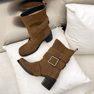 Botas de montar Dui de piel de vaca con hebilla de color sólido de estilo coreano, botas informales, retro, elegantes y versátiles de tacón alto hasta la pantorrilla - Product Image 2