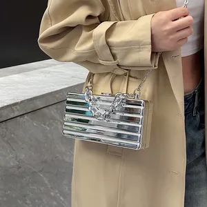 Elegante Pochette da Donna con Catena, Borsa da Sera con Struttura Metallica per Feste e Matrimoni - Product Image 2