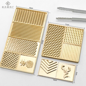 Moule à glaçons en laiton personnalisé en usine avec motif et taille personnalisables, plateau à glaçons DIY pour créateur de glaçons sur mesure - Product Image 1