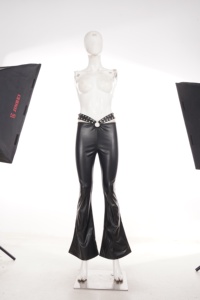 Pantalon évasé en similicuir PU pour femme, avec lanières cloutées et anneau en O à la taille, taille basse, coupe ajustée, style Y2K, streetwear, mode club - Product Image 6