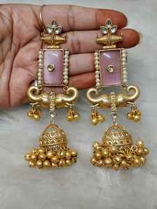 Pendientes colgantes contemporáneos chapados en oro, conjunto de joyas de latón para ropa informal, ropa de oficina étnica de la India - Product Image 2