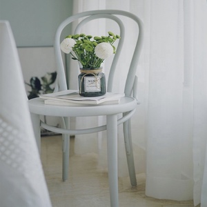 <span class=keywords><strong>Chaise</strong></span> de salle à manger empilable en bois massif Nordic Villa avec dossier en rotin naturel - Product Image 5