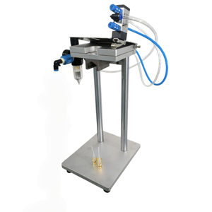 <span class=keywords><strong>Coupe</strong></span>-tube pneumatique semi-automatique sûr et précis pour têtes de pulvérisation de <span class=keywords><strong>parfum</strong></span> - Product Image 1