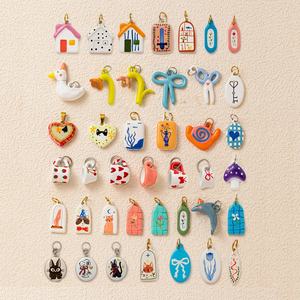 รวมบทกวีเรื่อง<span class=keywords><strong>บ้าน</strong></span>หลังเล็ก |   จี้สแตนเลสชุบทอง 18K PVD ลายวาดมือ รูปบ้าน สัตว์เลี้ยง และชีวิตประจำวัน สำหรับทำเครื่องประดับ - Product Image 1