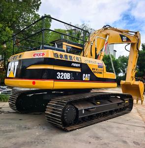 Vente Flash : Excavatrice sur chenilles d'occasion 20 tonnes, modèle Cat 320BL, pour travaux de terrassement et de construction, en promotion - Product Image 1