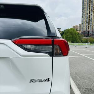 Toyota RAV4 d'occasion <span class=keywords><strong>2023</strong></span> 2.0L Traction avant SUV japonais d'occasion Prix abordable Véhicule familial économique en carburant Blanc - Product Image 6