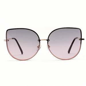 Lunettes de soleil tendance rétro à monture large pour femmes, dégradées, style œil de chat surdimensionné, nouvelle collection 2020, vente chaude - Product Image 3