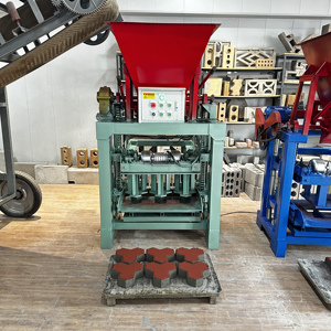 Machine à fabriquer des briques de type 4-35, machine à fabriquer des blocs désodorisants pour toilettes, prix direct usine, fabricant d'origine - Product Image 4