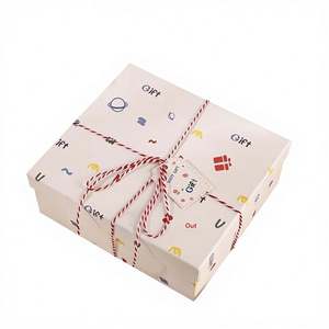 Caja de Regalo Cosmética Ecológica para Navidad con Papel Kraft, Forma Cuadrada, Cinta y Etiqueta de Regalo - Product Image 1