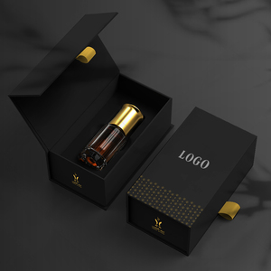Carton d'emballage de <span class=keywords><strong>parfum</strong></span> noir personnalisé Boîte cadeau en papier rigide à fermeture magnétique en forme de <span class=keywords><strong>livre</strong></span> avec logo - Product Image 4