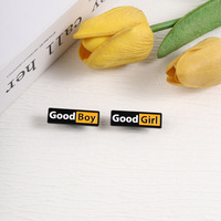Broche en métal rectangulaire personnalisée avec inscription 'Good Girl Boy' en émail souple, noir et jaune, pour sac à dos et chapeau