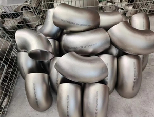 Coude à haute pression en acier au carbone de grand diamètre DN15-DN2000, avec revêtement anti-corrosion, pour projet d'alimentation en eau municipale - Product Image 3